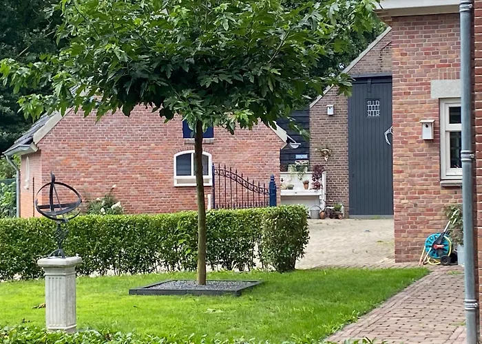 B & B In Two Hulten